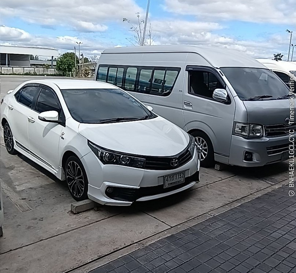 รถเหมาเทียวลาว